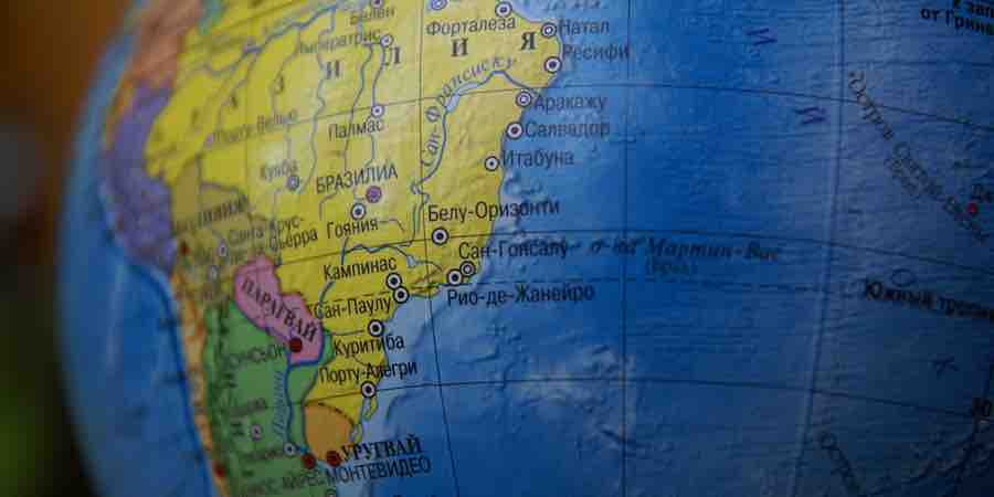 continente de Sudamerica en ruso